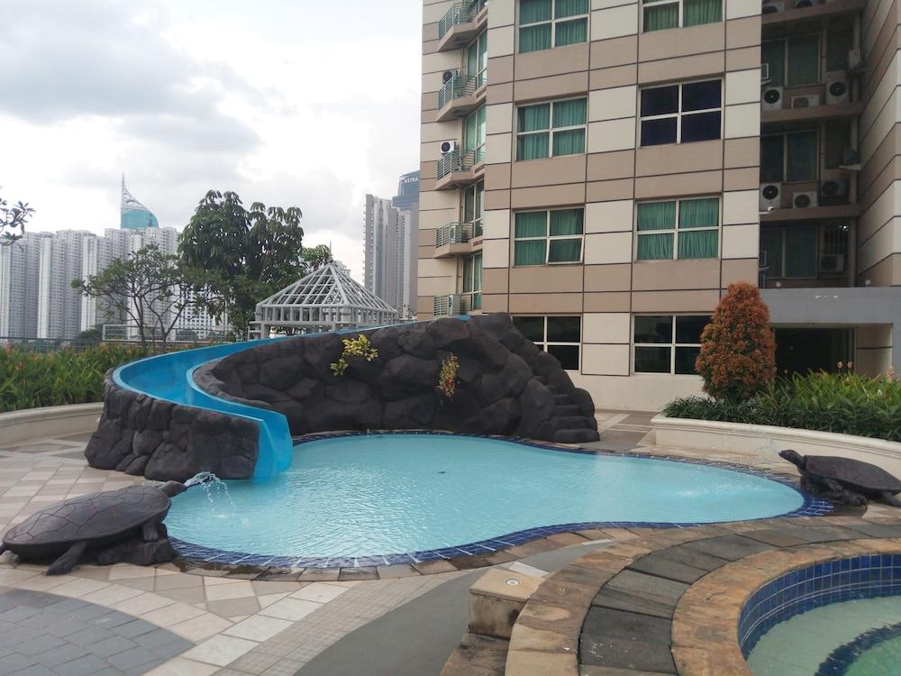 Batavia Hotel & Serviced Apartments Jakarta Exterior photo